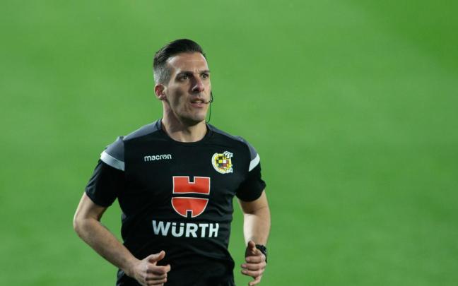 El exárbitro Estrada Fernández.