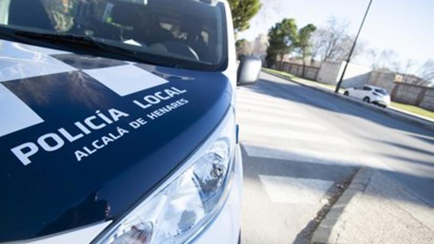 Un vehículo de la Policía Local de Alcalá de Henares