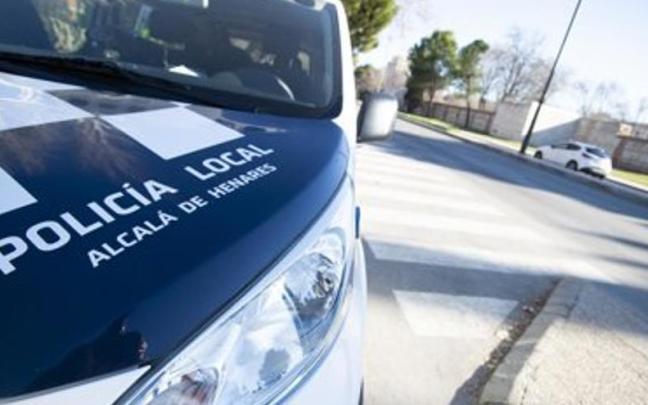 Un vehículo de la Policía Local de Alcalá de Henares