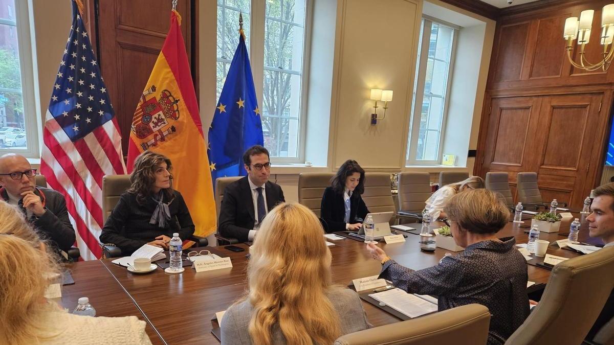 Carlos Cuerpo mantiene una reunión con empresarios estadunidenses, en la Cámara de Comercio de Estados Unidos, en Washington.