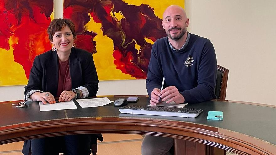 Vanessa Hortas y Jon Iraola en la presentación de los proyectos incluidos en el plan de regeneración