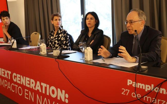 De izquierda a derecha, Elma Saiz, María Chivite, Adriana Maldonado y Pascual Navarro. De izquierda a derecha, Elma Saiz, María Chivite, Adriana Maldonado y Pascual Navarro.