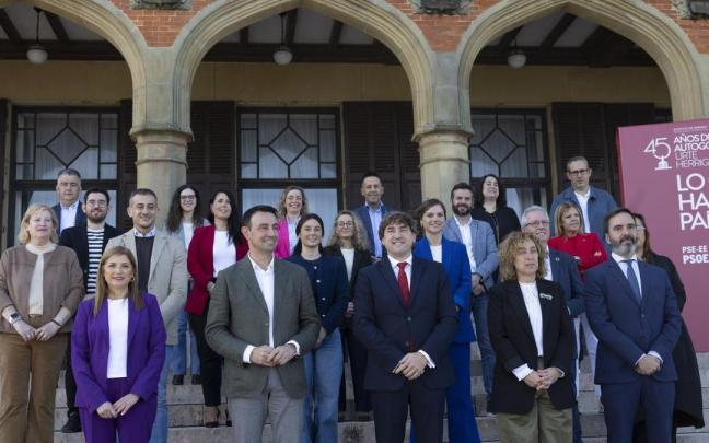 Acto del PSE en el Palacio Miramar de Donostia con motivo del 45 aniversario del Estatuto de Gernika. / EFE Acto del PSE en el Palacio Miramar de Donostia con motivo del 45 aniversario del Estatuto de Gernika.