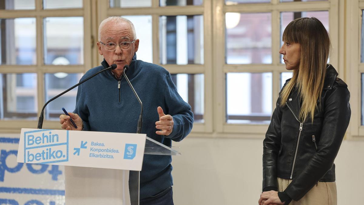 Los miembros de Sare Joseba Azkarraga y Begoña Atxa.