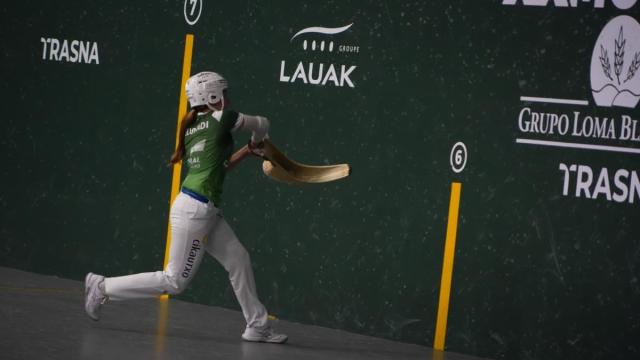 En imágenes: Erika Mugartegi (España) gana el oro de cesta individual del Mundial ante Helena Barrenetxea (Euskal Selekzioa).