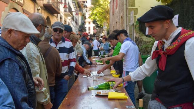Euskal Jaietako txakoli dastaketa.