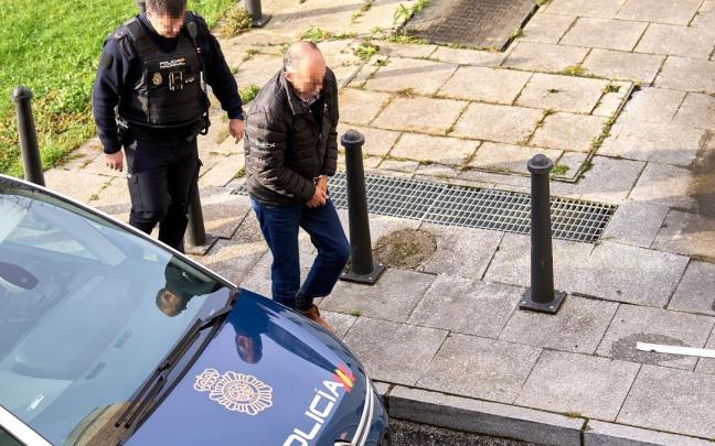 Uno de los detenidos en la operación. Uno de los detenidos en la operación.