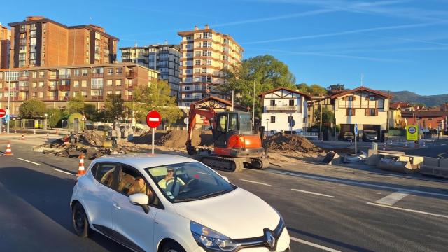 Estado de las obras de la rotonda de Azken Portu, en Irun