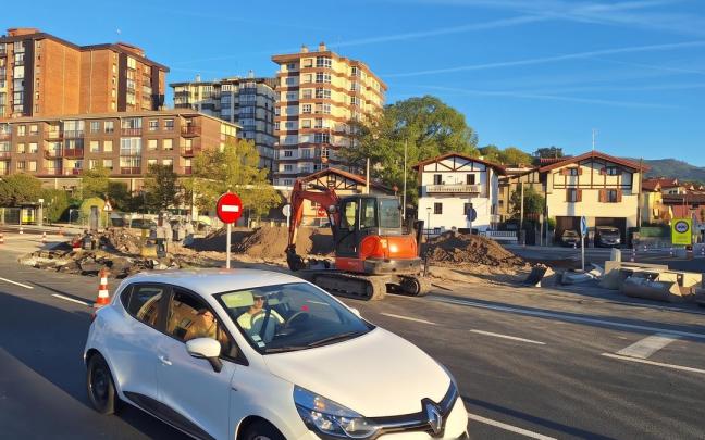 Estado de las obras de la rotonda de Azken Portu, en Irun