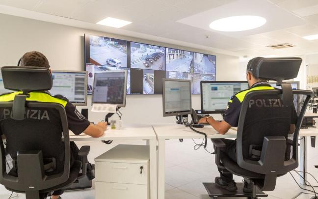 Udaltzaingoak bere operatibitatea indartu du Agirrelandako Koordinazio Operatiboko Zentroko areto berriarekin.