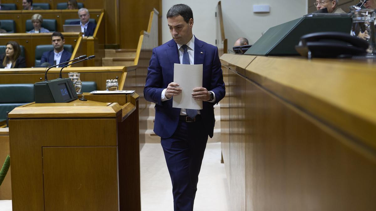 El lehendakari, Imanol Pradales, este viernes en el Parlamento Vasco