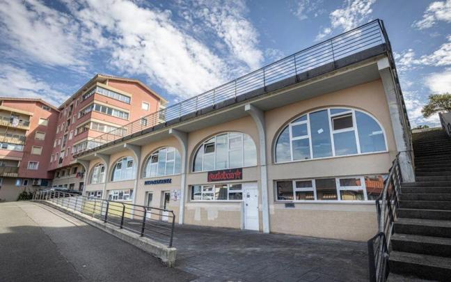 El edificio de Eskualtxeta Kultur Gunea, en el ámbito Balenciaga de Getaria, donde se proyectan 20 viviendas públicas de alquiler social.