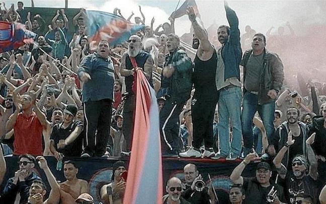 Escena de la serie argentina ‘Barrabrava’, estrenada recientemente.