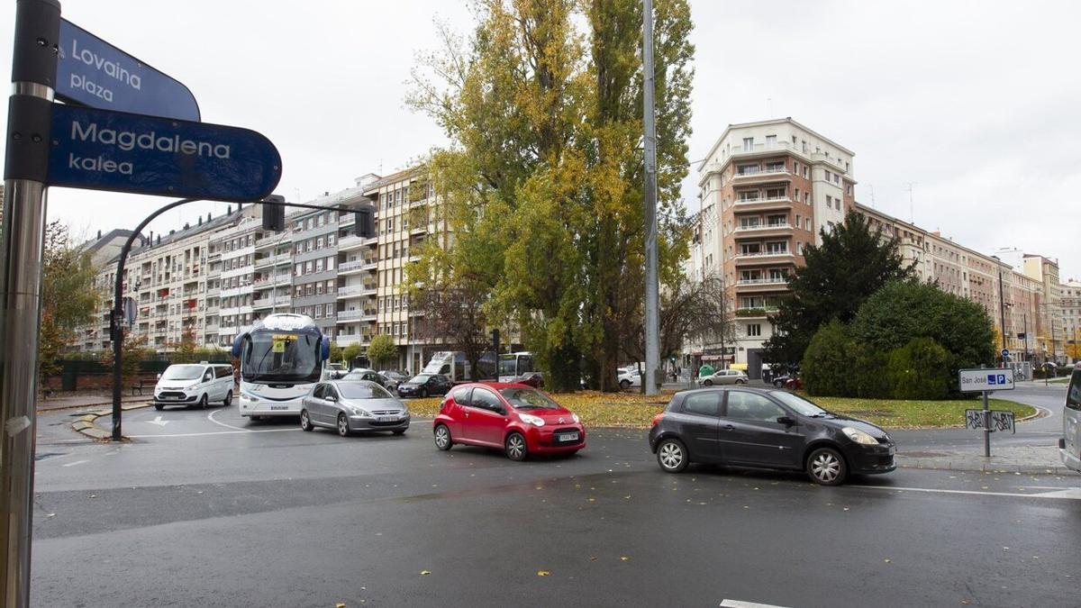 El entorno de la plaza Lovaina será ámbito de estudio para redefinir y ordenar el tráfico