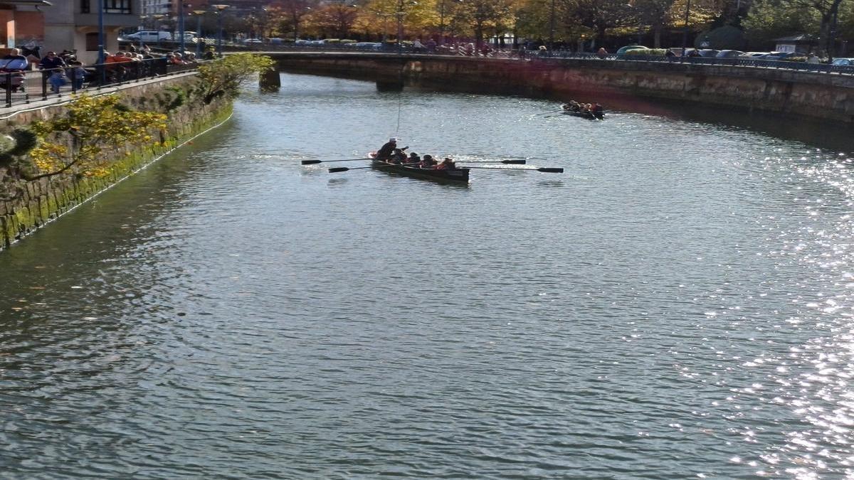 Batelak Oiartzun ibaian.