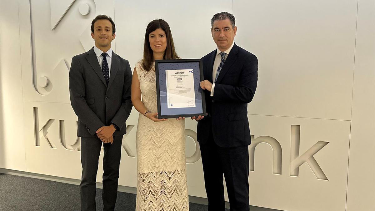 Kutxabankek Aenorren ziurtagiria lortu du zergen arloko araudia betetzeko sistemarako.