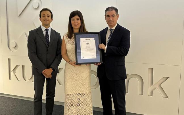 Kutxabankek Aenorren ziurtagiria lortu du zergen arloko araudia betetzeko sistemarako.