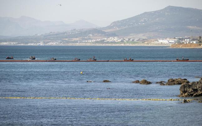 Las barreras de contención instaladas por el Gobierno en Ceuta ya están "plenamente" operativas