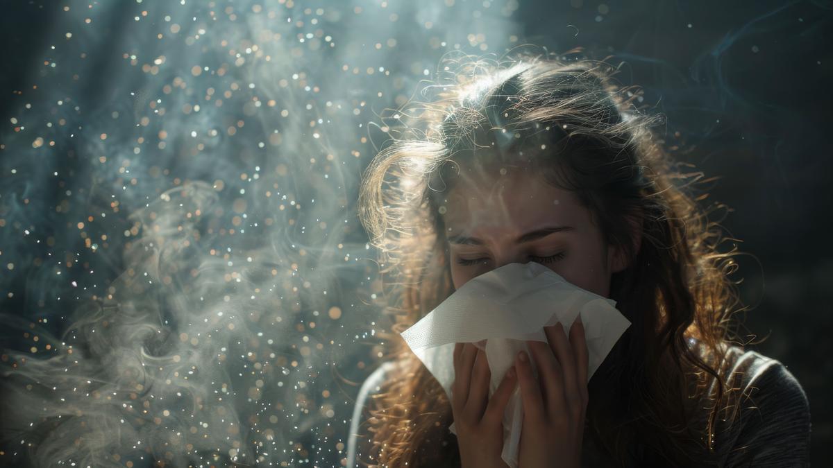 El polen no es el único elemento que desencadena alergias, la contaminación ambiental también afecta.