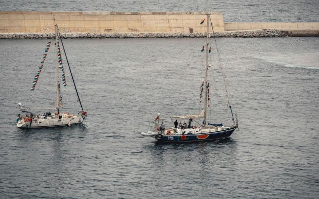 La flotilla acusa a Israel de "una trampa mortal" al "inutilizar los motores" de embarcaciones interceptadas.