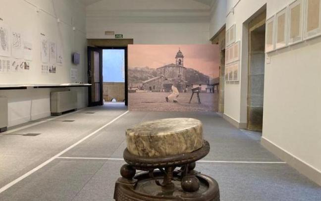 La muestra viaja desde los primeros ‘pilotasoros’ hasta los frontones de hoy en día.