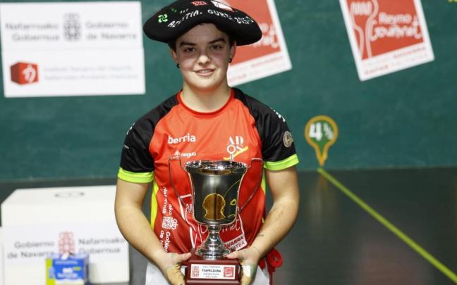 Maddi Barrokal, campeona del Cuatro y Medio de Ados ante Oskoz.