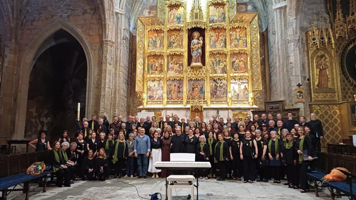 Oñati abesbatza en el concierto que interpretó el 31 de mayo en Caspe.