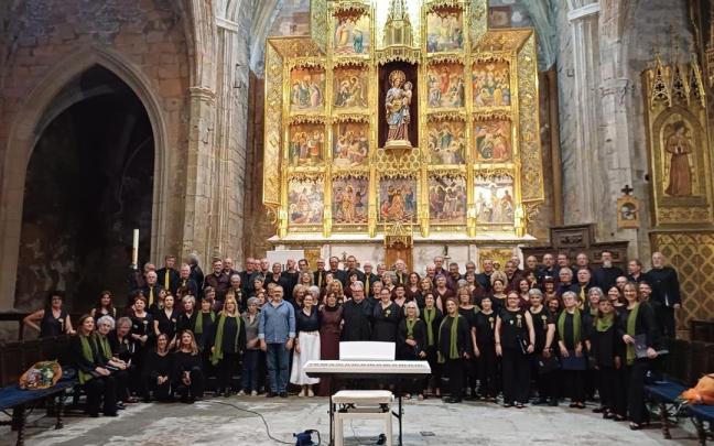 Oñati abesbatza en el concierto que interpretó el 31 de mayo en Caspe.