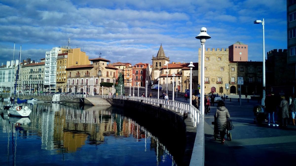 Gijón es una ciudad que ofrece deporte, cultura y gastronomía a raudales.