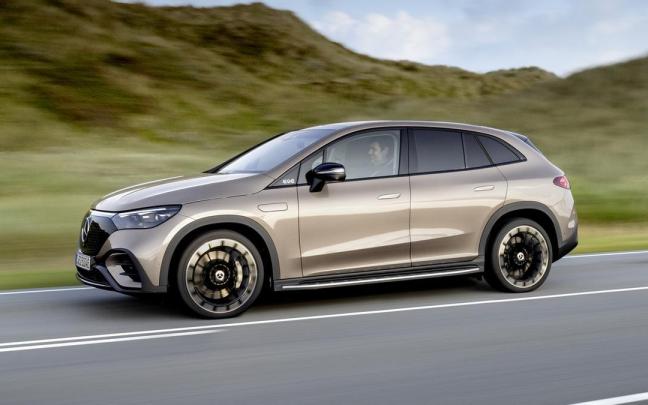 El eléctrico EQE SUV afianzará a MB en el segmento alto.