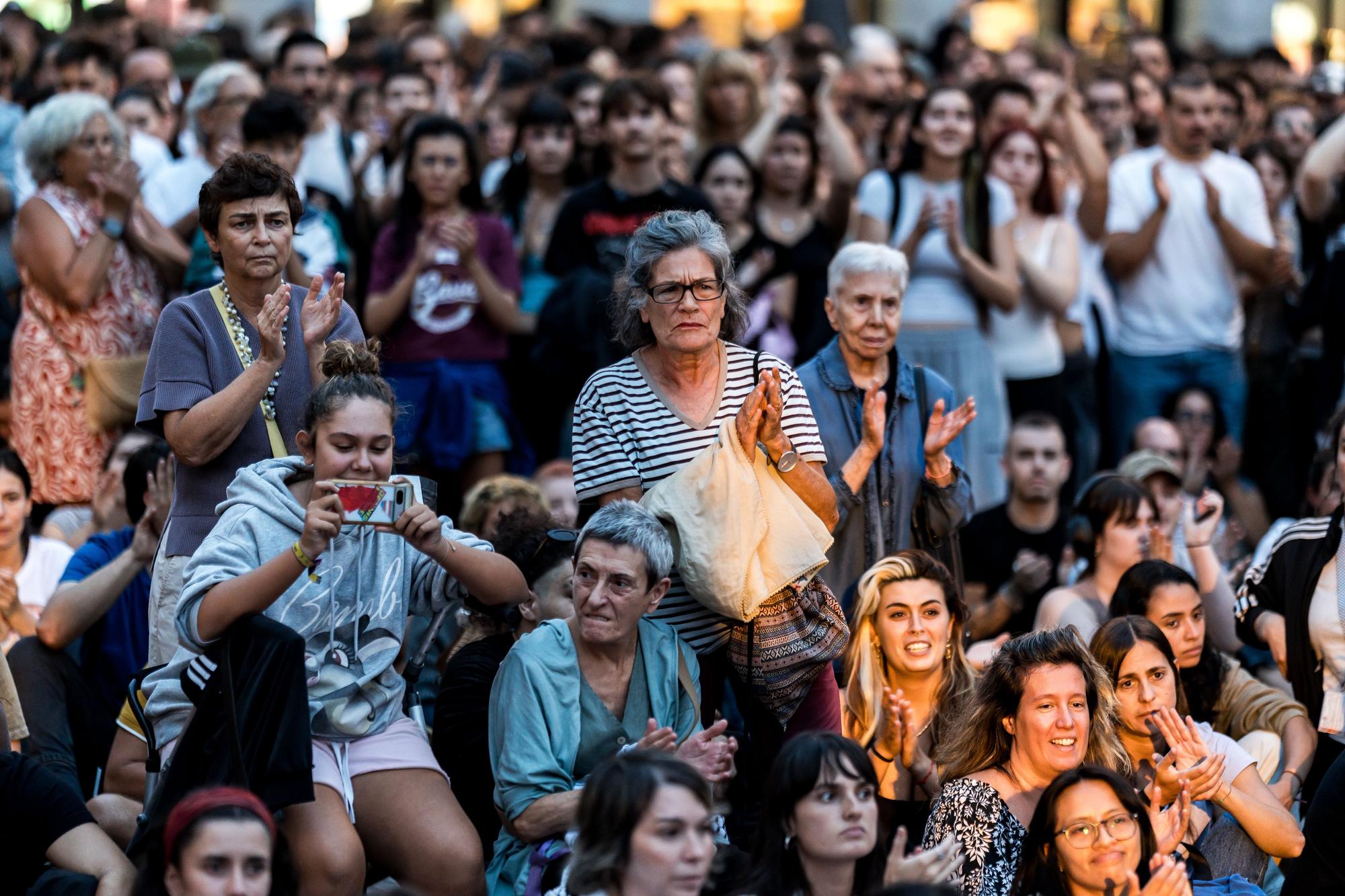 El Sindicato de Inquilinas convoca una asamblea en la Puerta del Sol para informar sobre la situación de la acampada por el derecho a la vivienda.