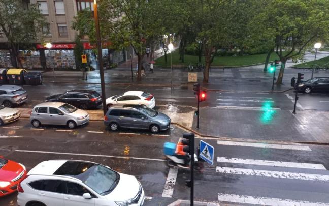 La lluvia ha descargado con fuerza en Vitoria