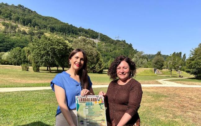 Leixuri Arrizabalaga, diputada de Cultura, Euskera y Deportes, y Ainhoa Salterain, alcaldesa de Amorebieta-Etxano