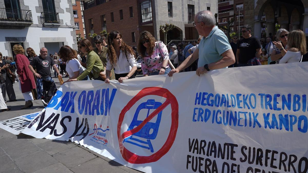 La ciudadanía de Arrigorriaga ya expresó su rechazo al proyecto en una masiva manifestación