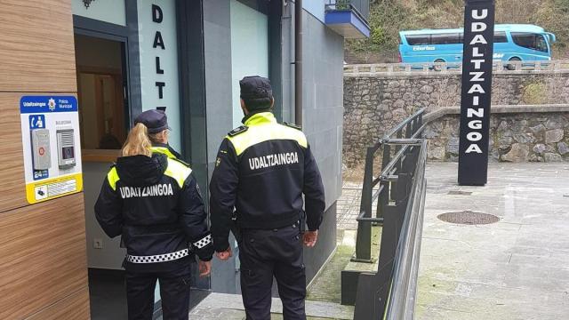 La víctima acudió a las dependencias de la Policía Municipal a denunciar el robo.