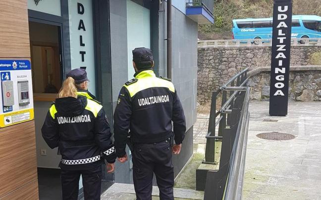 La víctima acudió a las dependencias de la Policía Municipal a denunciar el robo.