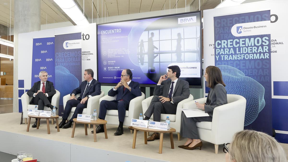 Los participantes en el foro organizado por Deusto Business Alumni y BBVA en Bilbao.