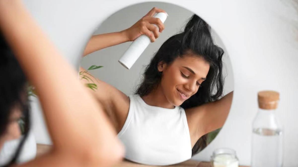 5 usos del champú en seco que desconocías, según dos expertas
