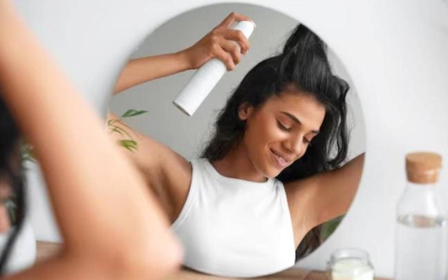 5 usos del champú en seco que desconocías, según dos expertas