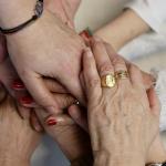 DIARIO DE NOTICIAS DE ÁLAVA se reúne con varias personas mayores que luchan contra la soledad no deseada.