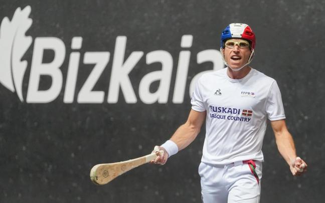 Dan Necol, con Francia.