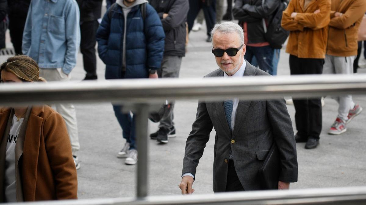El abogado de Begoña Gómez, Antonio Camacho, a su llegada al juzgado el pasado 2 de abril.