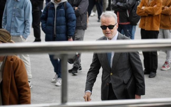 El abogado de Begoña Gómez, Antonio Camacho, a su llegada al juzgado el pasado 2 de abril. / EP El abogado de Begoña Gómez, Antonio Camacho, a su llegada al juzgado el pasado 2 de abril.