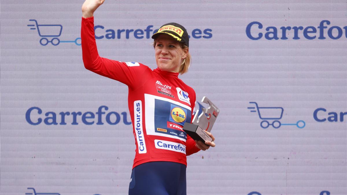 Van Dijk, primera líder de la Vuelta femenina.