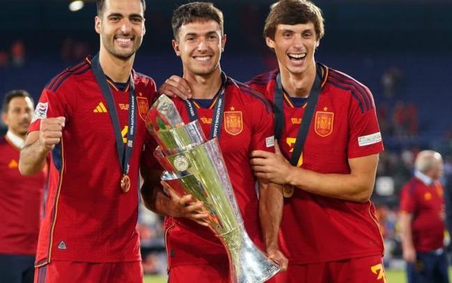 Mikel Merino, Martin Zubimendi y Mikel Oyarzabal / N. G.