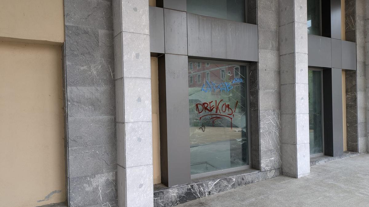 El Ayuntamiento ya ha asignado por sorteo 10 de los 15 trasteros del local de la plaza.