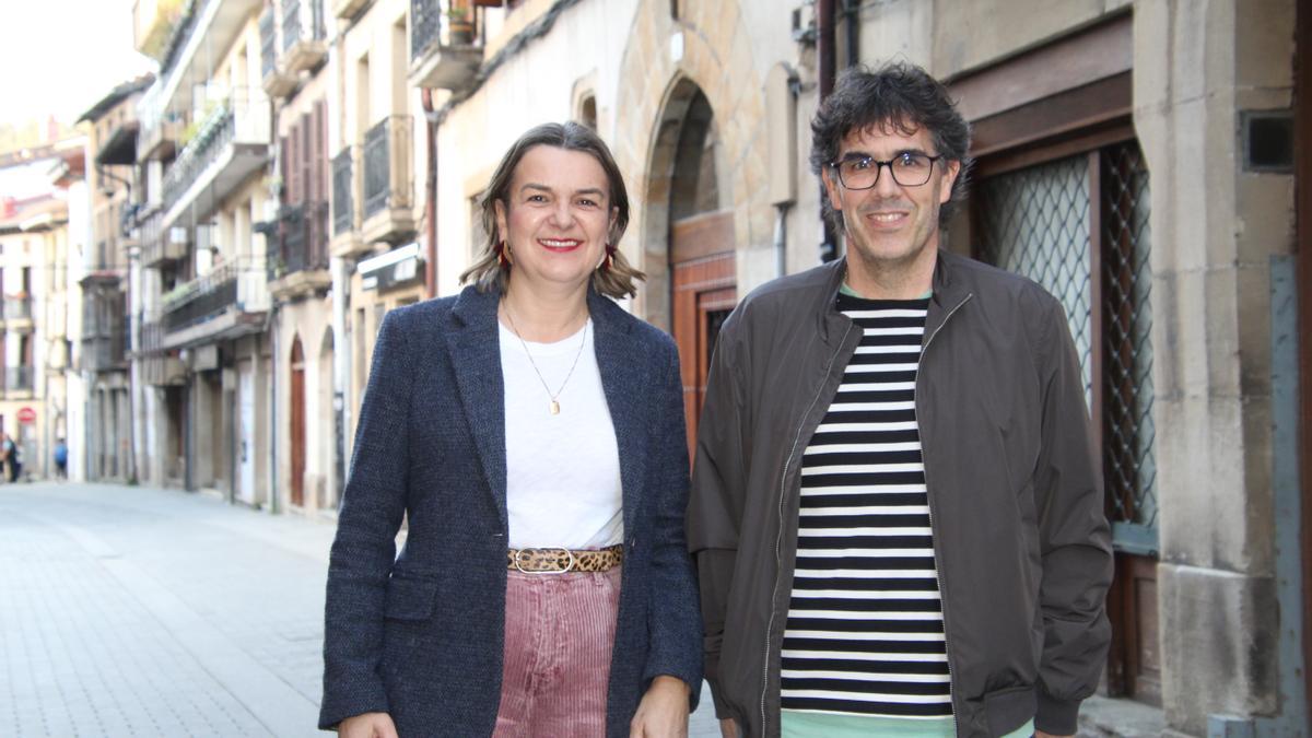 La portavoz jeltzale, Amaia Erostarbe, y el edil Xabier Mugarza.