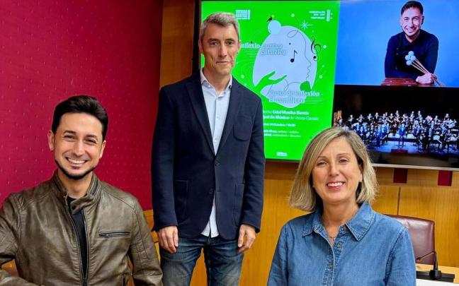 Conrado Moya marinba jotzailea bakarlari gisa ariko da asteazkenean Gasteizko Udal Musika Bandarekin.