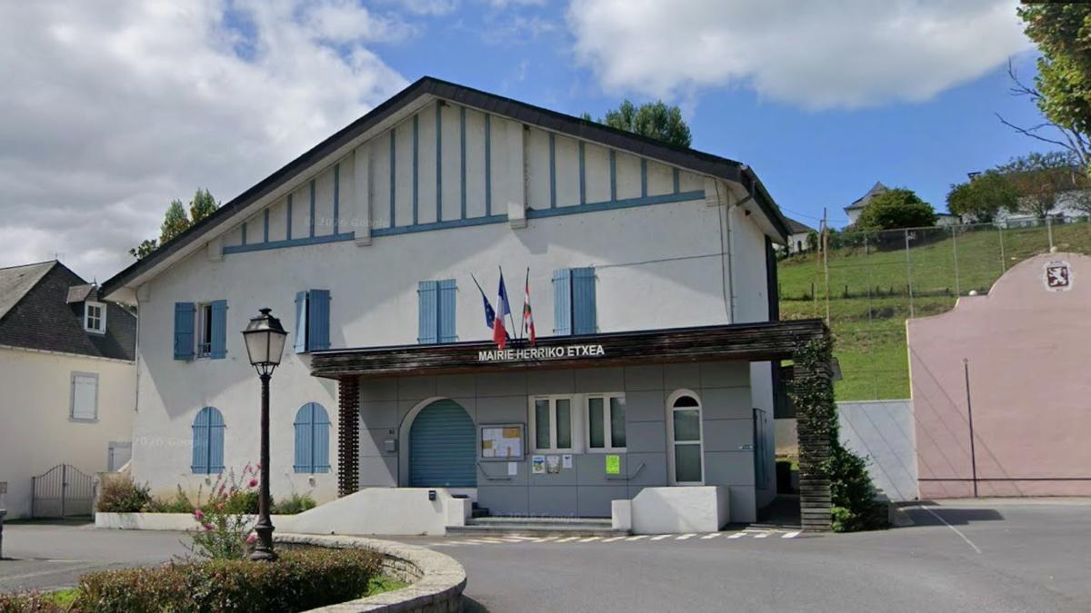 Consistorio de Bildoze Onizepea, donde se ha producido el trágico fallecimiento de su hasta ahora alcalde. / GOOGLE MAPS