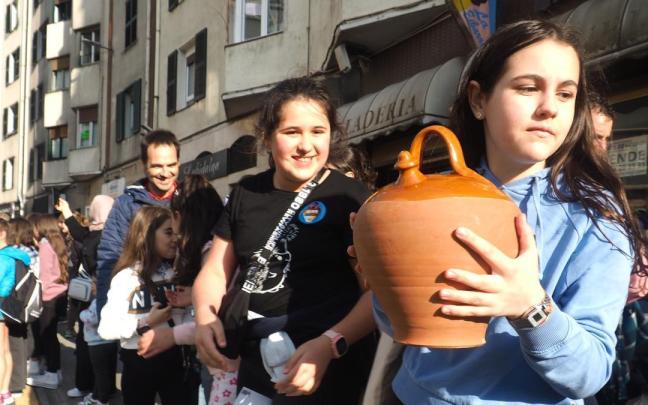 Gantxilla eskuz esku eramango da Urkizutik Untzagara Tantanez Tantan ekimenean ostiral arratsaldean.